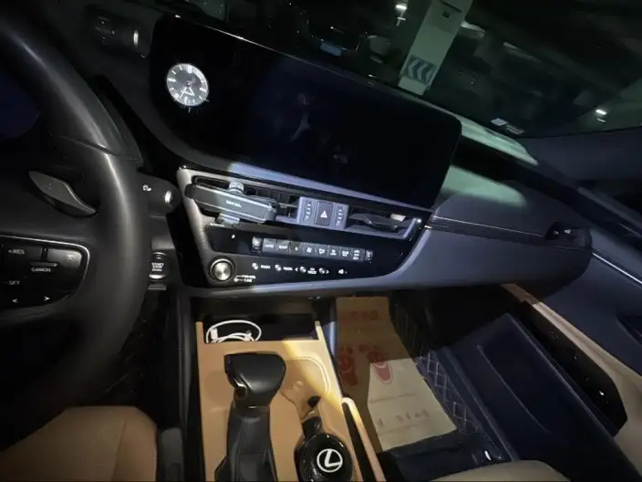 Lexus ES 2022 Model 200 Superior Edition – фото 8