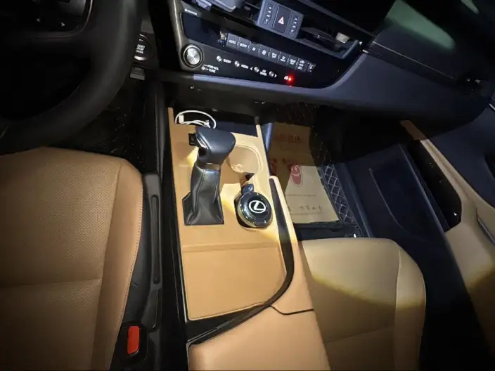 Lexus ES 2022 Model 200 Superior Edition – фото 9