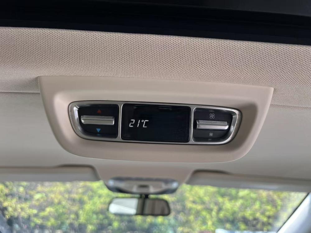 Mercedes-Benz V-Class Модель 2018 года V 260 Premium Edition Country VI – фото 9
