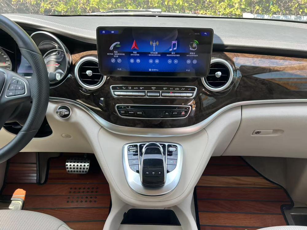 Mercedes-Benz V-Class Модель 2018 года V 260 Premium Edition Country VI – фото 18