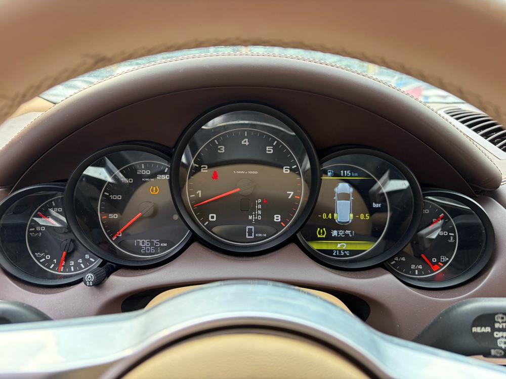 Cayenne 2014 модификация Cayenne Platinum Edition 3.0T – фото 10