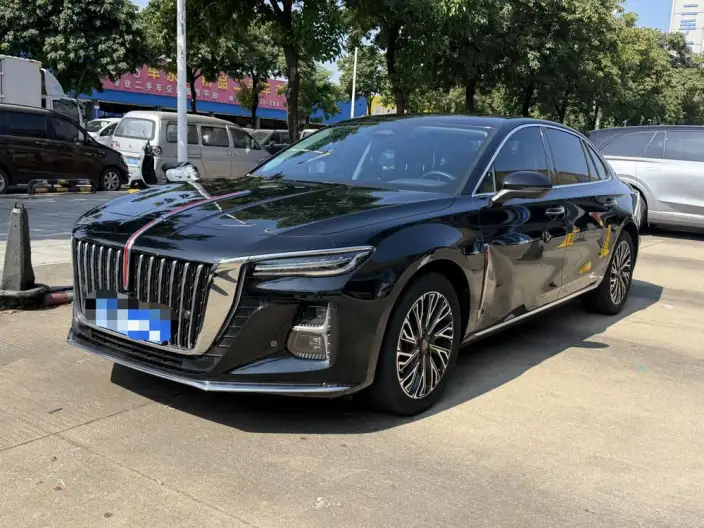 Hongqi H5 2025 Model 2.0T Automatic Flag Enjoy Edition
