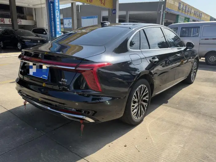 Hongqi H5 2025 Model 2.0T Automatic Flag Enjoy Edition