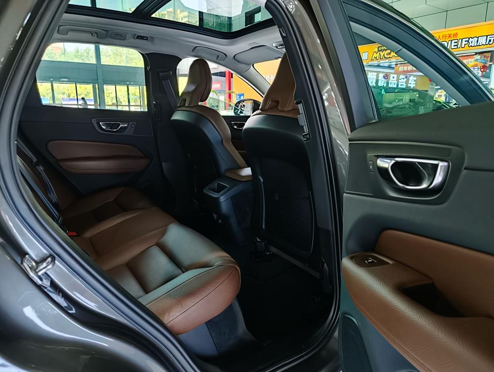 Volvo XC60 2019 T5 AWD Smart Entry China VI – фото 8