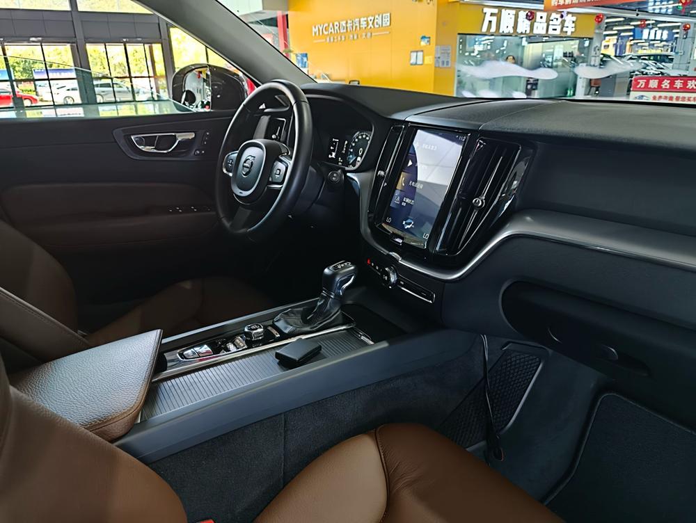 Volvo XC60 2019 T5 AWD Smart Entry China VI – фото 10