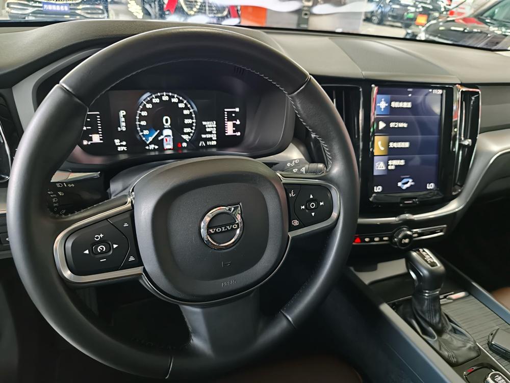 Volvo XC60 2019 T5 AWD Smart Entry China VI – фото 14