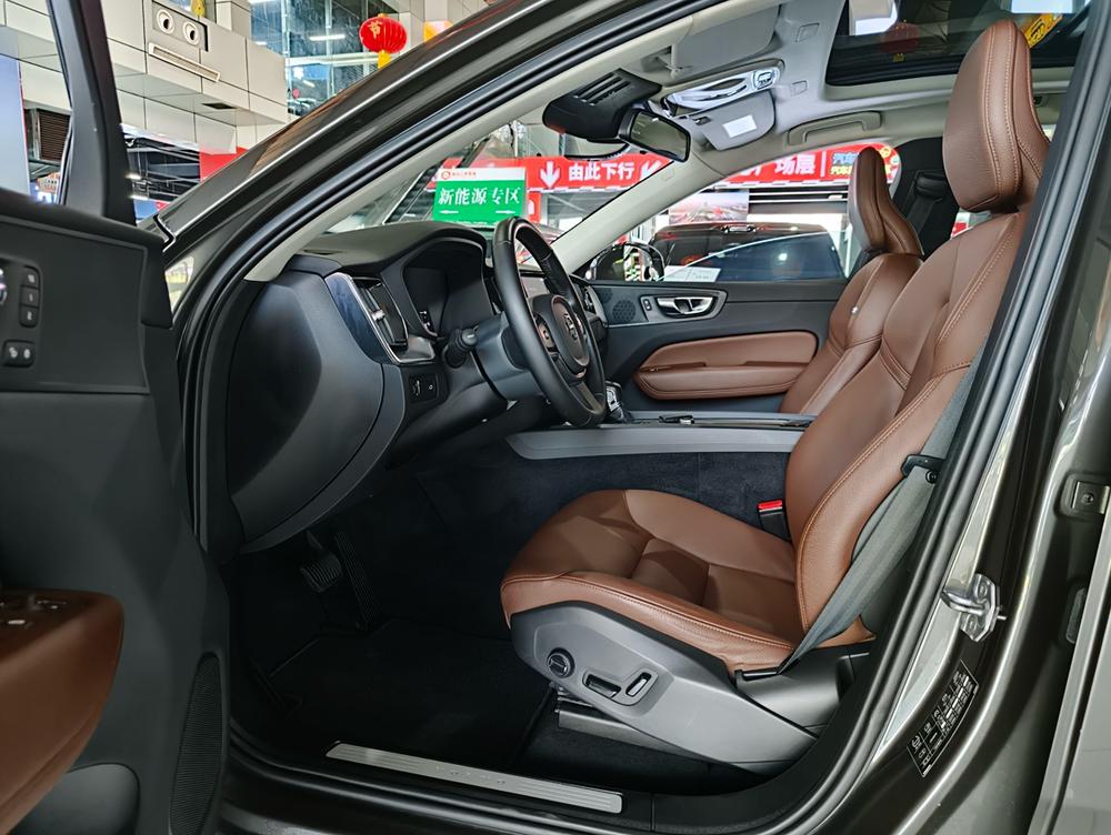 Volvo XC60 2019 T5 AWD Smart Entry China VI – фото 16