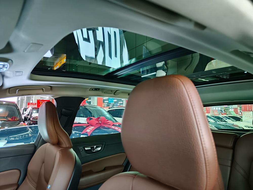 Volvo XC60 2019 T5 AWD Smart Entry China VI – фото 18