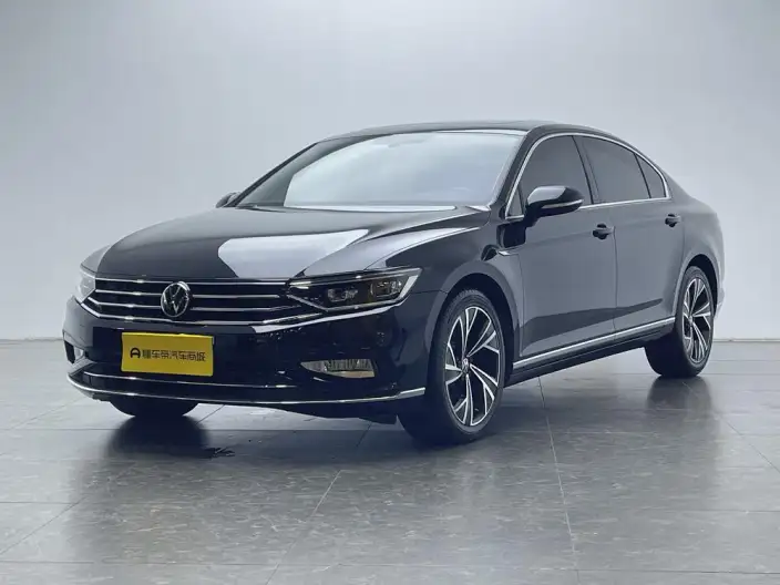 Volkswagen Magotan 2020 Model 330TSI DSG Luxury Model – фото 1