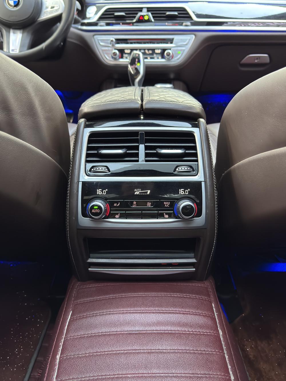 BMW 7 Series Модель 2019 года 740Li Leading M Sports Set – фото 11