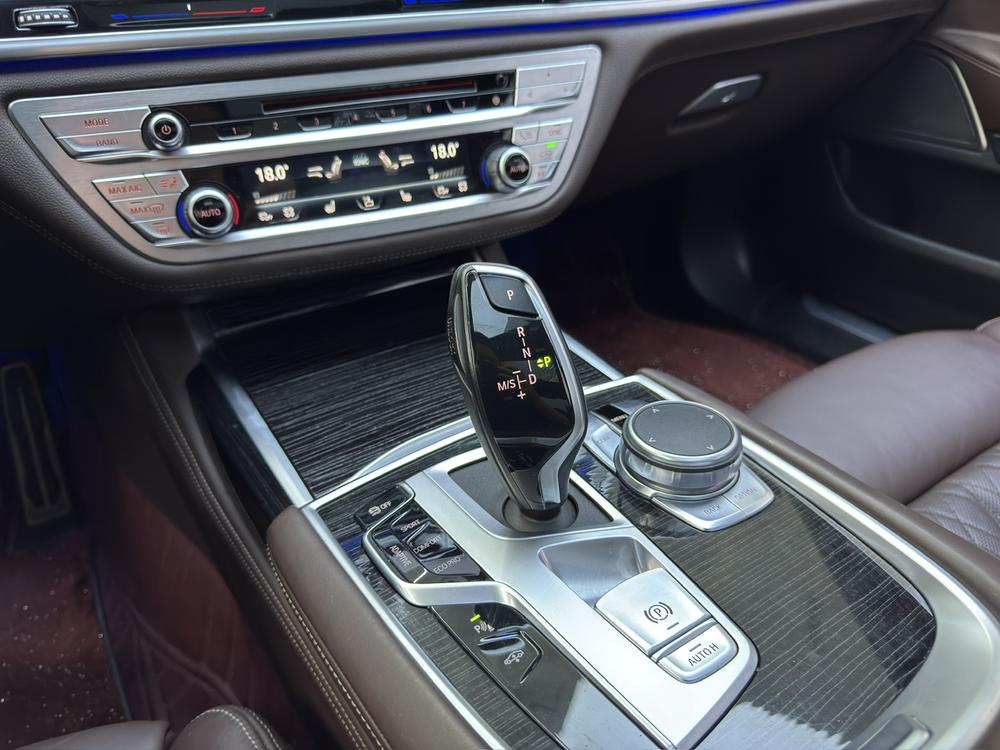 BMW 7 Series Модель 2019 года 740Li Leading M Sports Set – фото 13