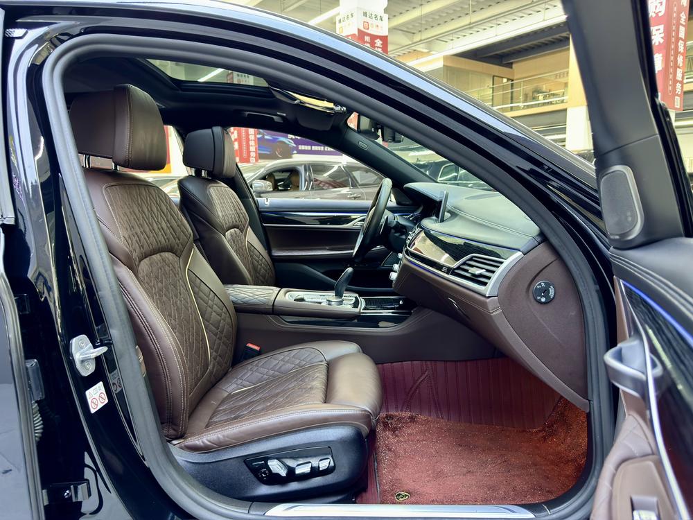 BMW 7 Series Модель 2019 года 740Li Leading M Sports Set – фото 15