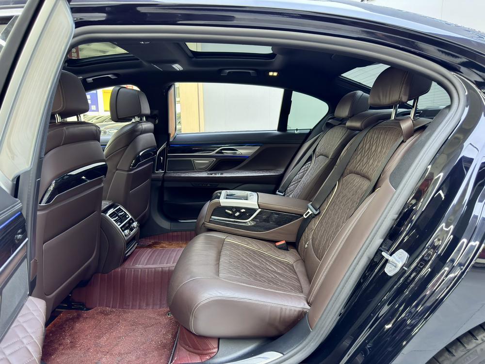 BMW 7 Series Модель 2019 года 740Li Leading M Sports Set – фото 16