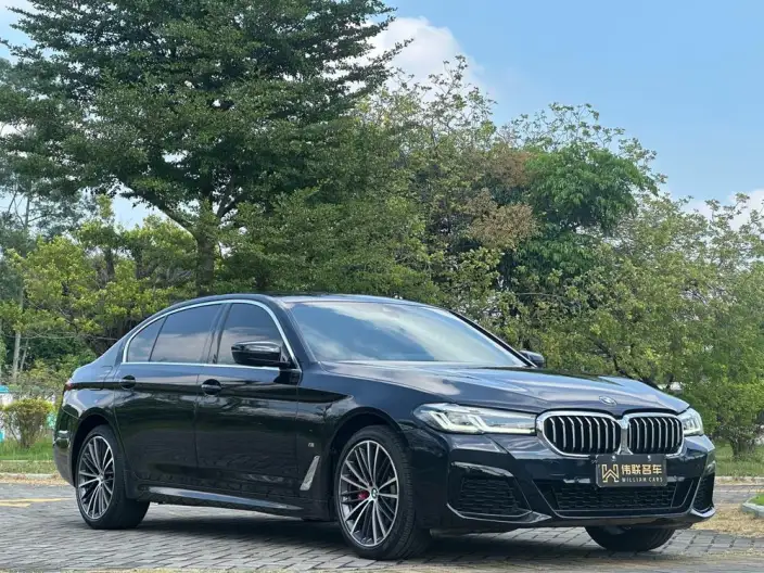 BMW 5 Series 2022 Model 530Li Leading Model M Sports Set – фото 3