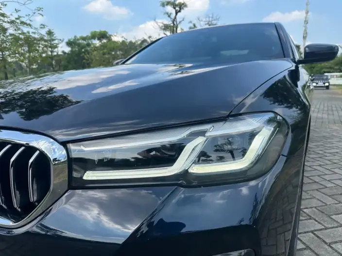 BMW 5 Series 2022 Model 530Li Leading Model M Sports Set – фото 7