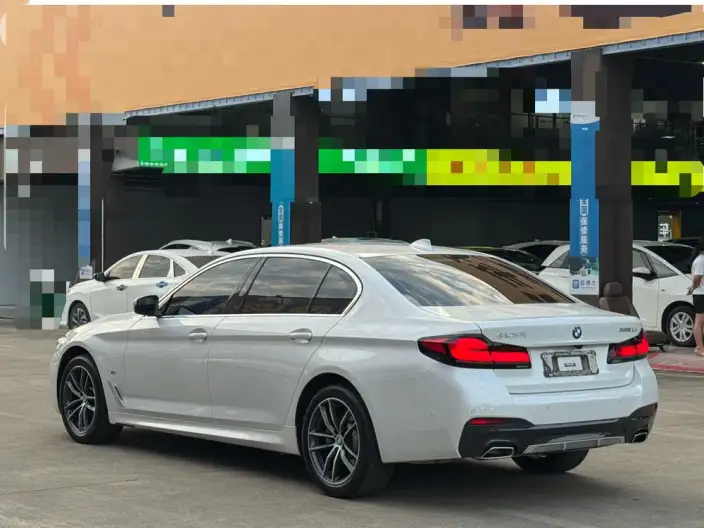 BMW 5 Series 2022 Model 525Li M Sports Set – фото 4