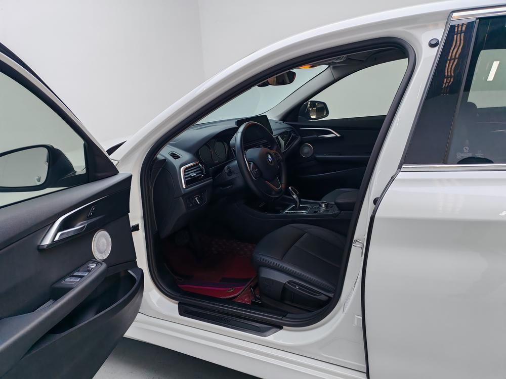 BMW 1 Series Раздел 2023 120i M Sports Edition – фото 17