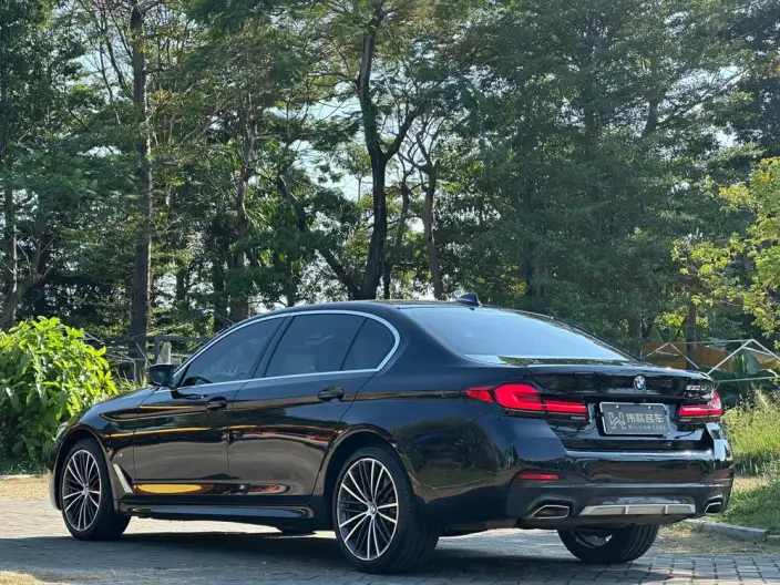 BMW 5 Series 2022 Model 530Li Leading Model M Sports Set – фото 4