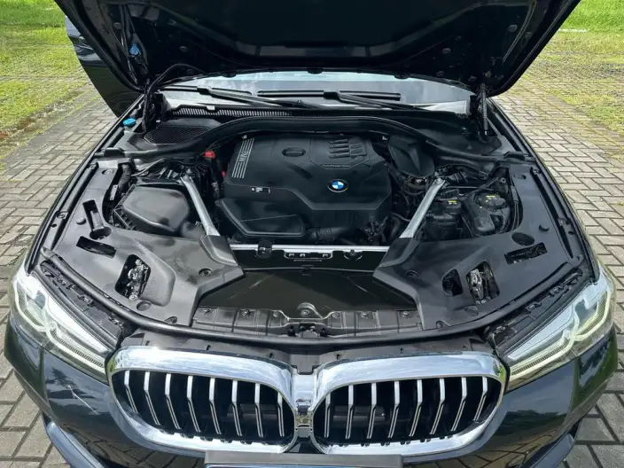 BMW 5 Series 2022 Model 530Li Leading Model M Sports Set – фото 7