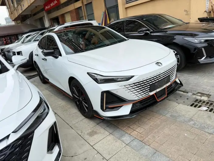 Changan UNI-V 2022 Model 1.5T Sports Edition – фото 3