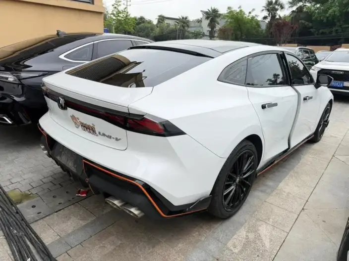 Changan UNI-V 2022 Model 1.5T Sports Edition – фото 5