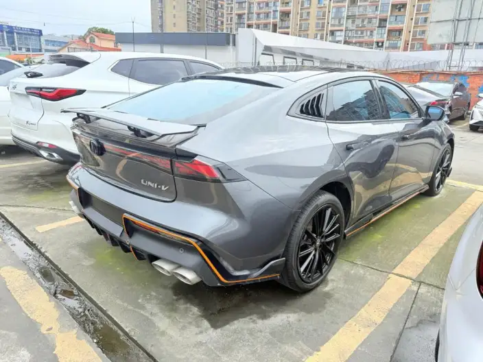 Changan UNI-V 2023 Model 1.5T Sports Edition – фото 6