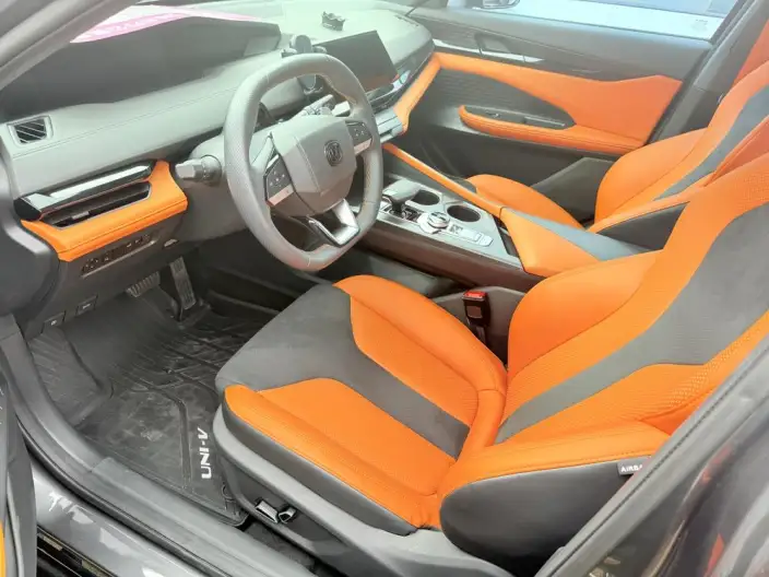 Changan UNI-V 2023 Model 1.5T Sports Edition – фото 9