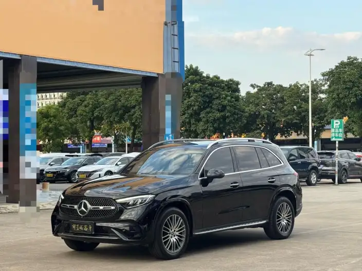 Mercedes-Benz GLC 2023 Model Facelift GLC 300 L 4MATIC Dynamic Model 7 seat – фото 1