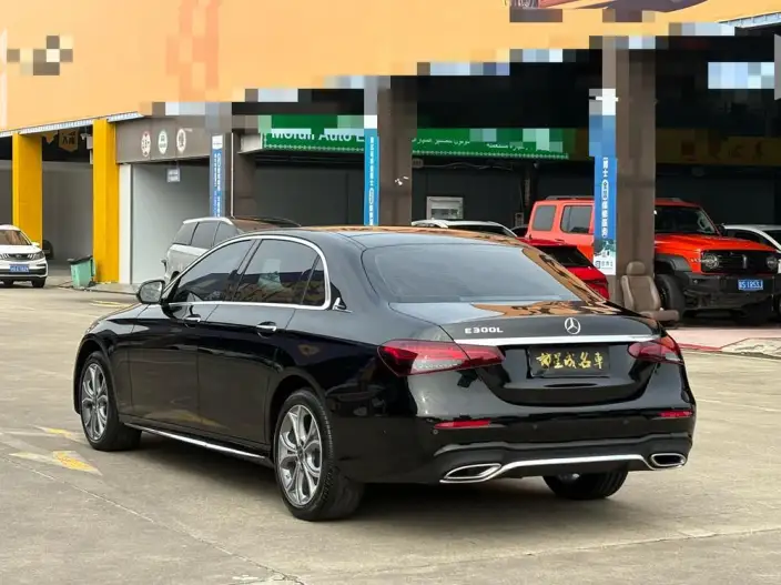 Mercedes-Benz E-Class 2023 Model E 300 L Luxury Model Sports sedan – фото 4