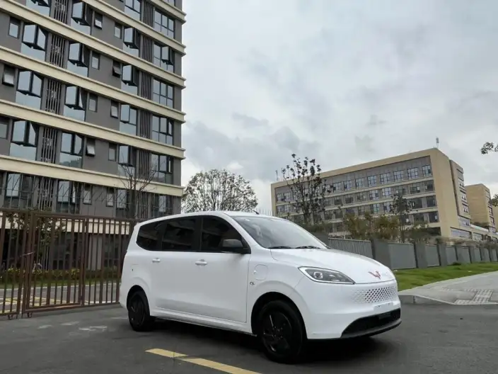 Wuling Hongguang Extended Range Edition 2025 Model 50KM Comfort Model
