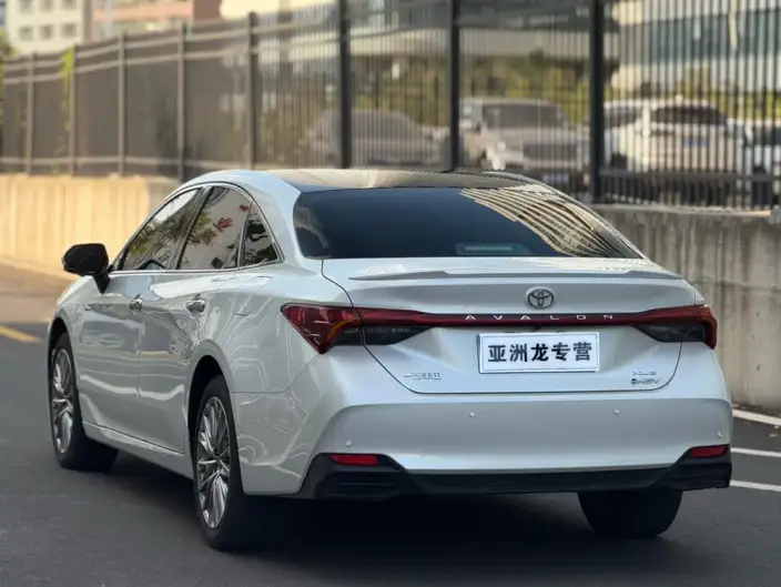 Toyota Avalon 2024 Model Intelligent Hybrid 2.5L E-CVT XLE Premium Edition – фото 4