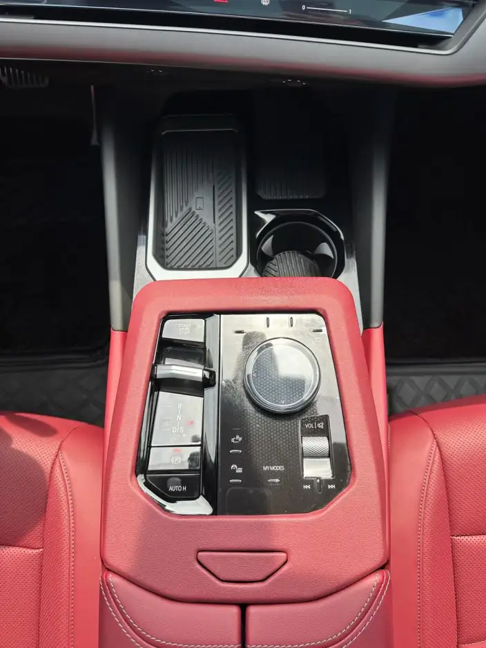 BMW 5 Series 2026 Model 530Li Leading Model M Sports Set – фото 10