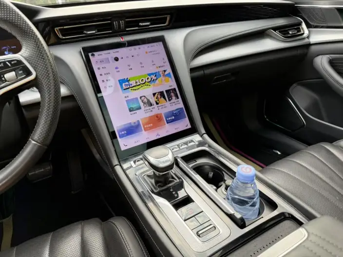 Hongqi H5 2023 Model 1.5T HEV Flag Lead Edition – фото 10