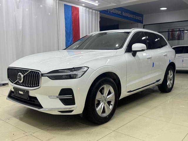 Volvo XC60 2022 B5 4WD Smart Luxury – фото 1