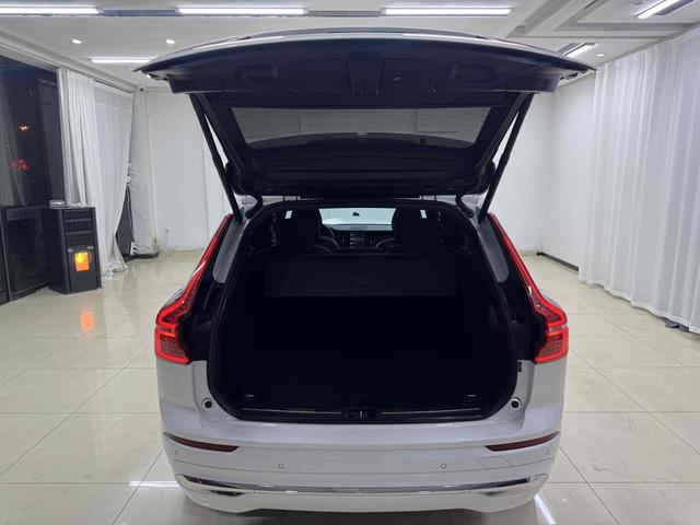 Volvo XC60 2022 B5 4WD Smart Luxury – фото 17