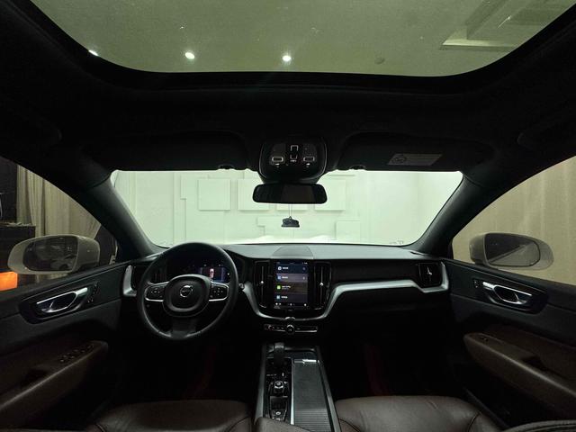 Volvo XC60 2022 B5 4WD Smart Luxury – фото 18