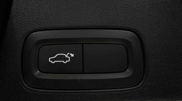 Volvo XC60 2022 B5 4WD Smart Luxury – фото 19