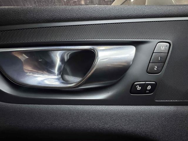 Volvo XC60 2022 B5 4WD Smart Luxury – фото 22