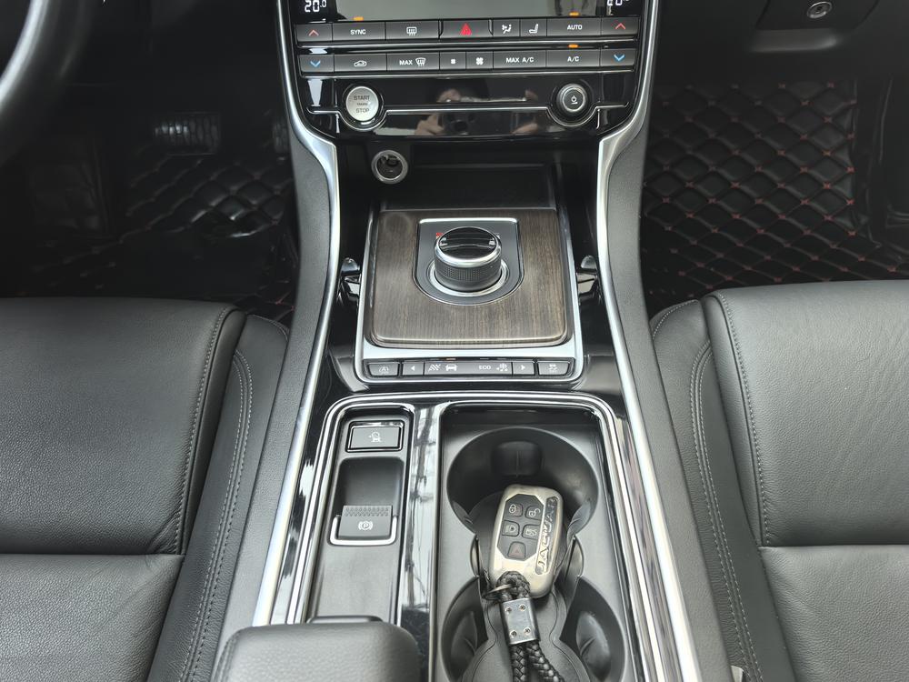 Jaguar XFL Модель 2018 года XFL 2.0T 200PS Elite Edition – фото 17