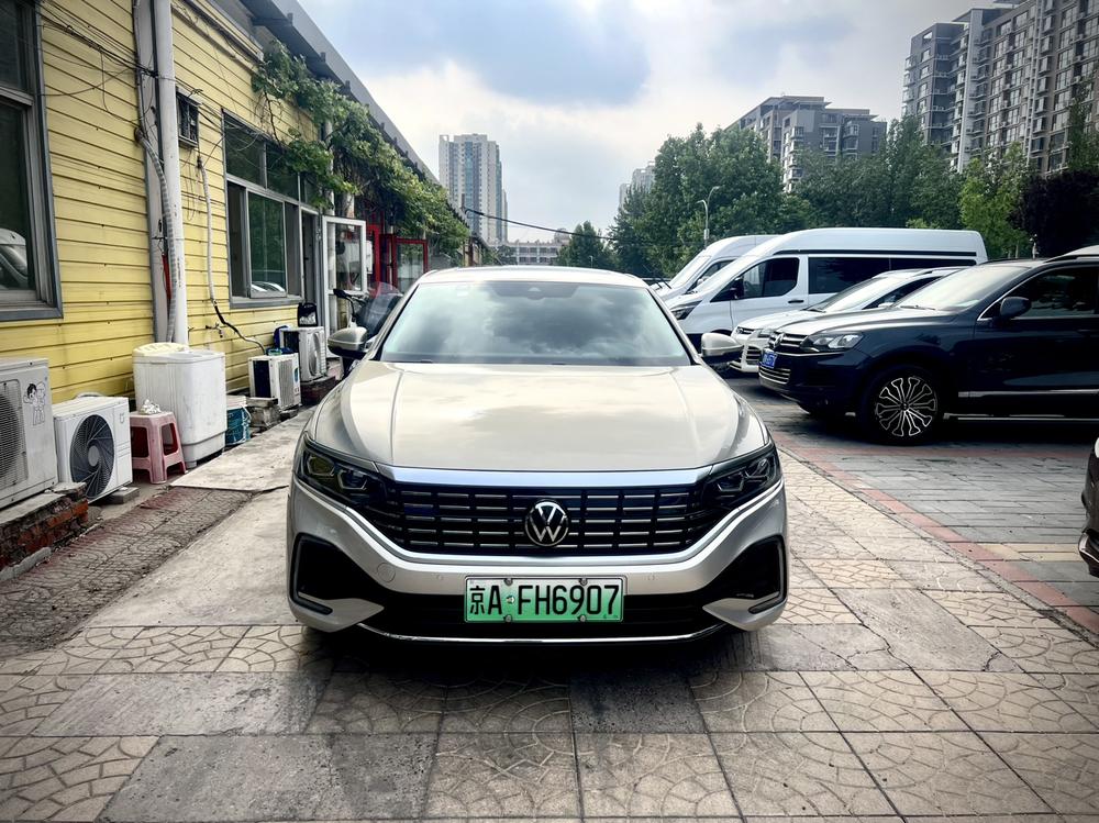 Volkswagen Passat PHEV 2022 430PHEV Hybrid Luxury Edition – фото 2