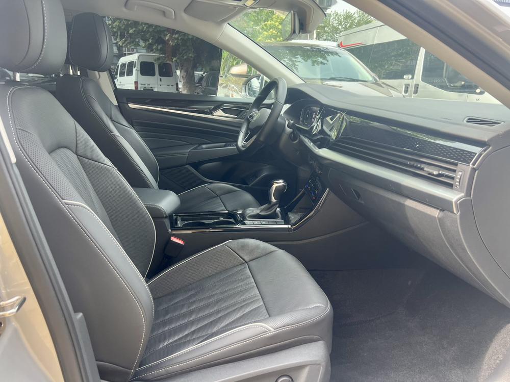 Volkswagen Passat PHEV 2022 430PHEV Hybrid Luxury Edition – фото 11