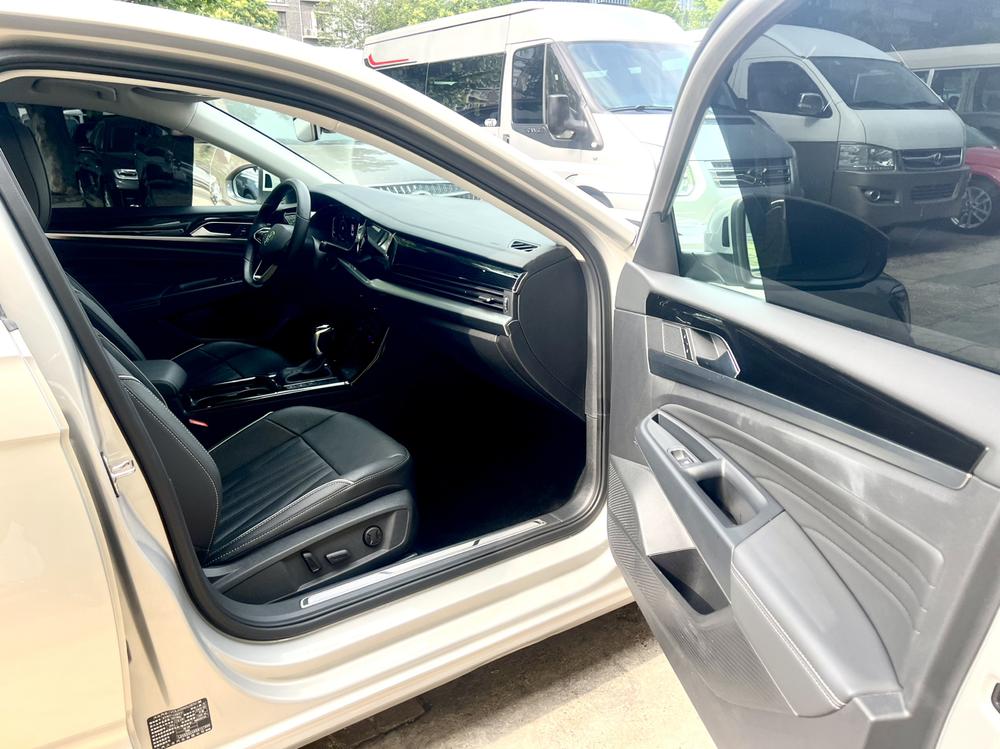 Volkswagen Passat PHEV 2022 430PHEV Hybrid Luxury Edition – фото 12