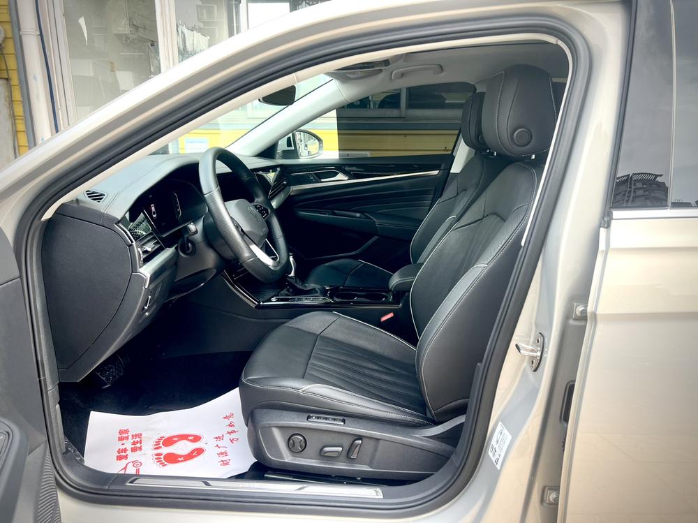 Volkswagen Passat PHEV 2022 430PHEV Hybrid Luxury Edition – фото 16