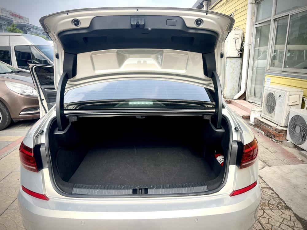 Volkswagen Passat PHEV 2022 430PHEV Hybrid Luxury Edition – фото 18
