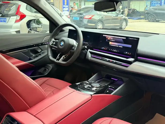 BMW 5 Series 2024 Model 525Li M Sports Set – фото 8