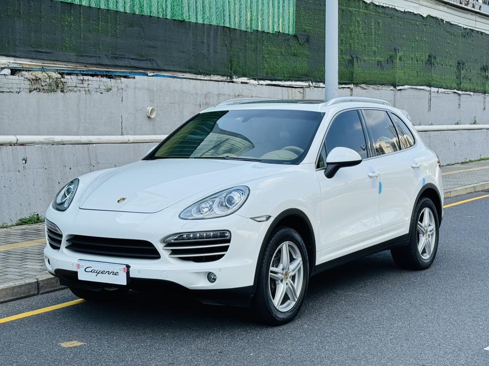 Cayenne 2014 модификация Cayenne Platinum Edition 3.0T – фото 1