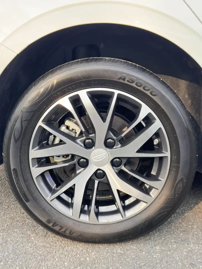 Geely Emgrand 2023 Model No. 4 Gen Champion Edition 1.5L CVT Luxury Model – фото 8