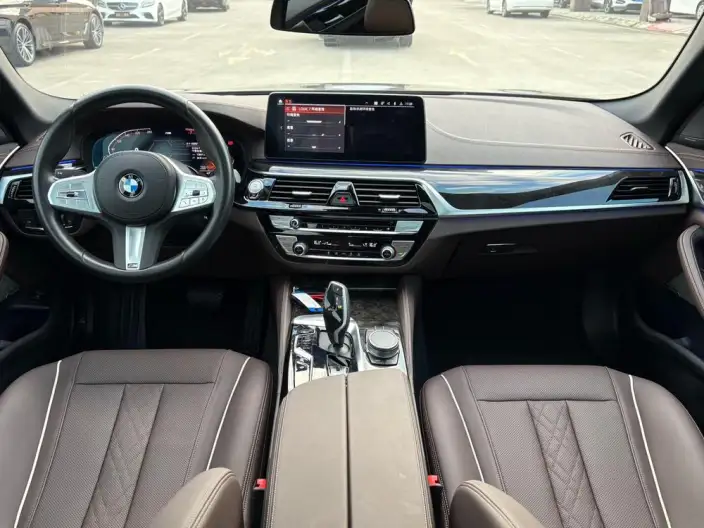 BMW 5 Series 2022 Model 525Li M Sports Set – фото 7