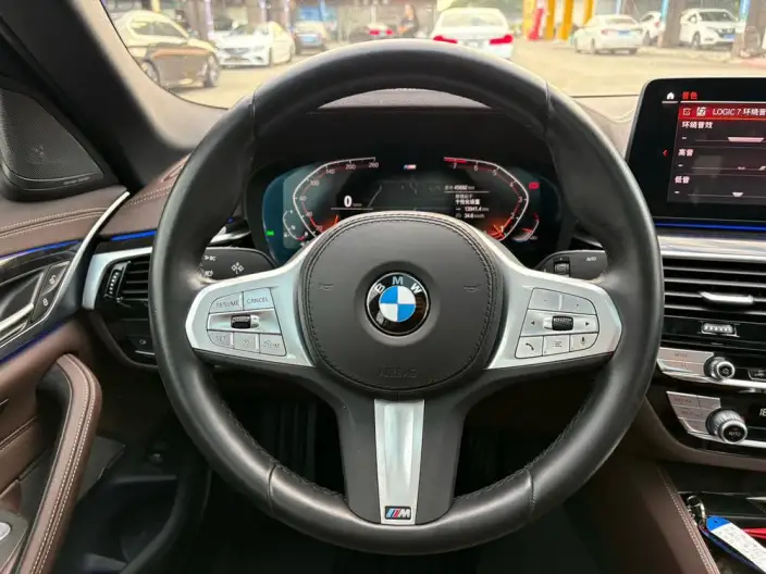 BMW 5 Series 2022 Model 525Li M Sports Set – фото 10