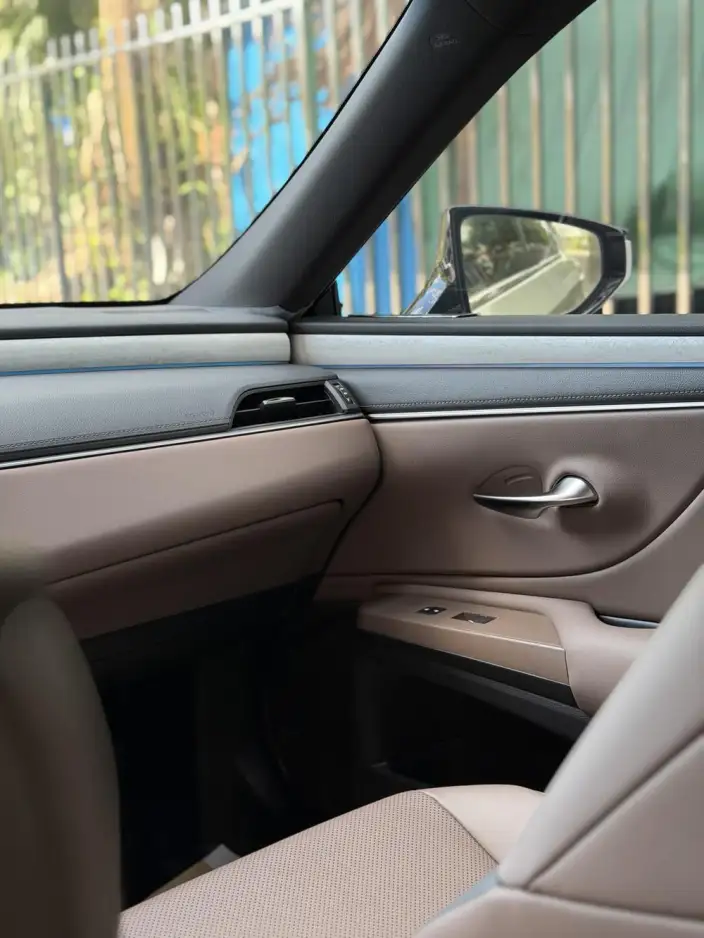 Lexus ES 2025 Model 300h Premium – фото 5